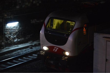Il Frecciabianca all'uscita dalla galleria
