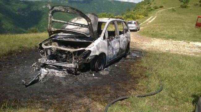 vigili_fuoco_auto_poggio_san_vicino-1-650x365