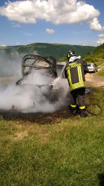 vigili_fuoco_auto_poggio_san_vicino (3)