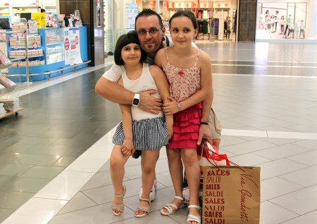 Andrea Capriotti con le figlie Camilla e Chiara_FOto LB