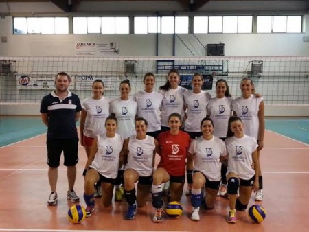 La squadra di volley femminile del Cus Camerino