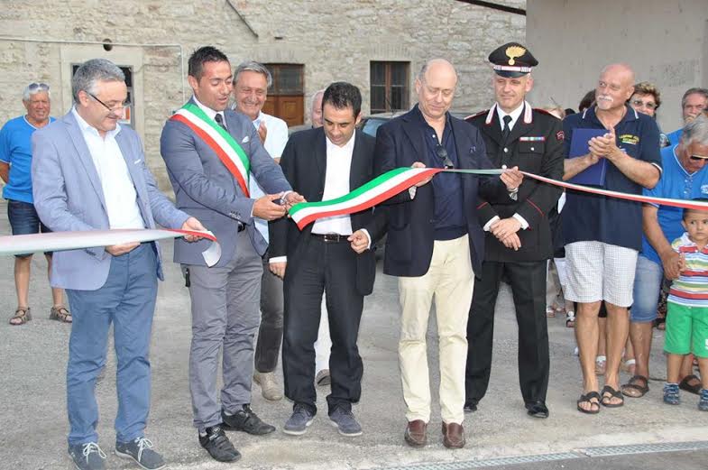 Il taglio del nastro a Pieve Torina