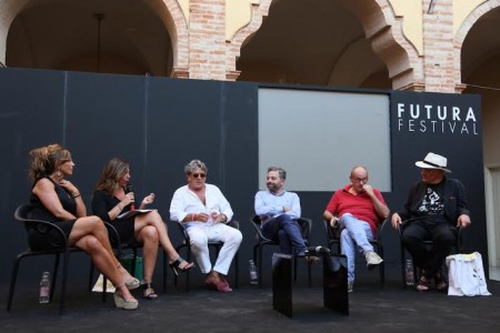 La tavola rotonda sull'expo marchigiana con Carlo Cambi, Massimo Donà, Mosè Ambrosi, Stefano Antonucci e Angela Velenosi