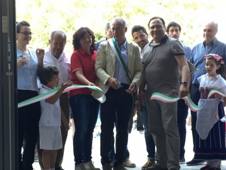 Il momento del taglio del nastro da parte di Filippo Saltamartini