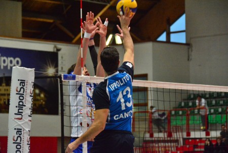 Un attacco dello schiacciatore Andrea Ippolito