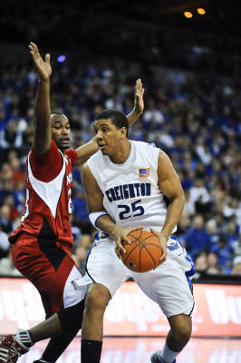 Kenny Lawson Jr. con la maglia di Creighton in Ncaa