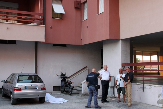 Lino Menichelli è stato trovato a terra in via Romagnoli