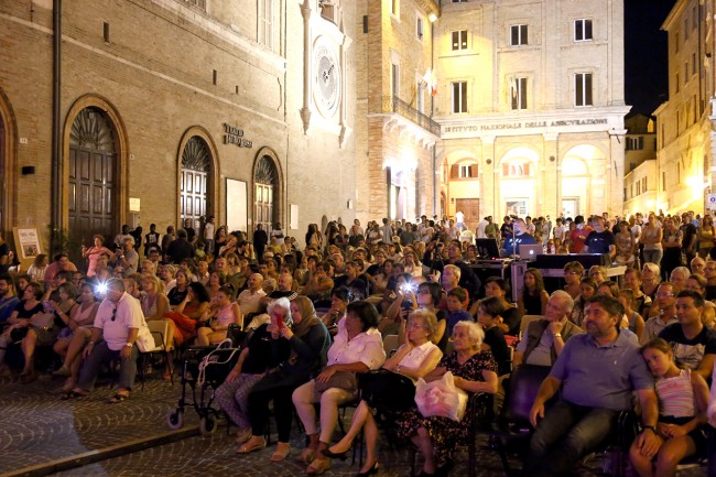 Pueri Cantores concerto piazza Macerata_Foto LB (11)