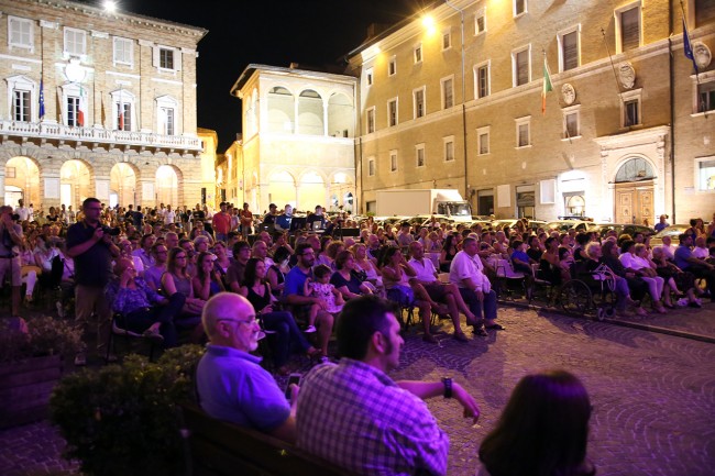 Pueri Cantores concerto piazza Macerata_Foto LB (3)