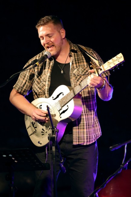 Il chitarrista e cantante Stefano Ronchi 