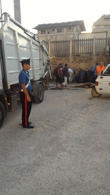 blitz carabinieri rom area ceccotti (2)