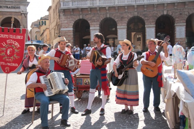mezzogiorno italiano rai 1 a macerata foto ap 11