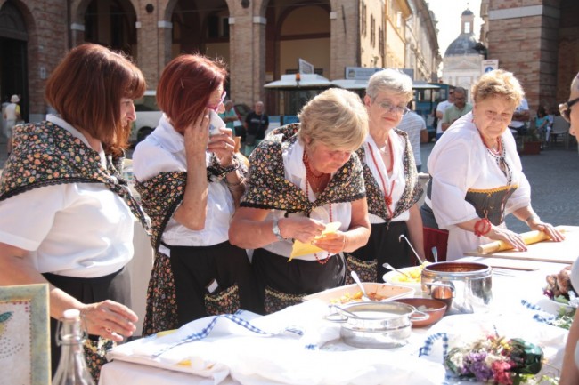 mezzogiorno italiano rai 1 a macerata foto ap 12