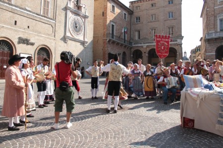 mezzogiorno italiano rai 1 a macerata foto ap 26