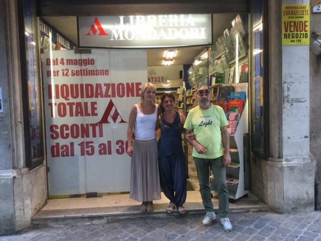 Oggi è stato l'ultimo giorno per la libreria Mondadori