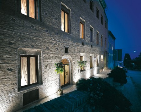 L'ingresso di Palazzo Carradori