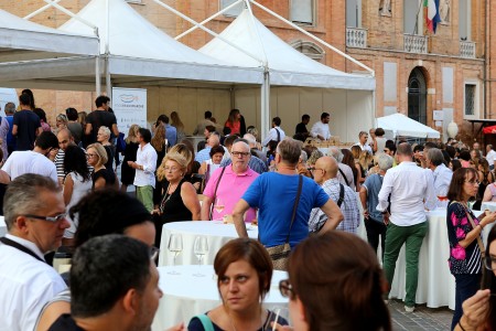 Una manifestazione in piazza Mazzini