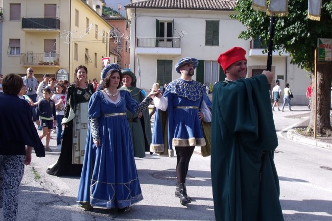 Corteo medievale a Fiuminata (1)