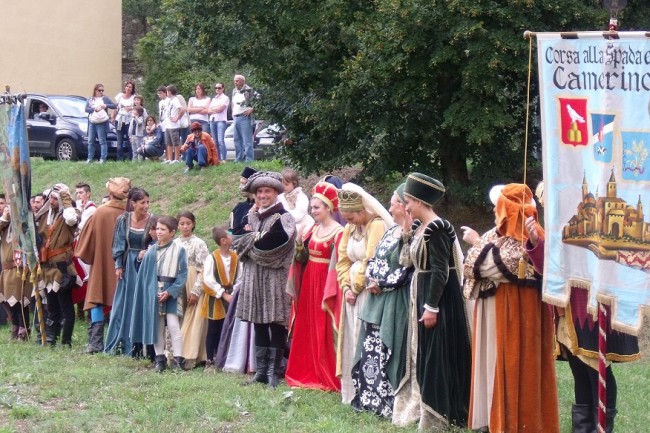 Corteo medievale a Fiuminata (3)