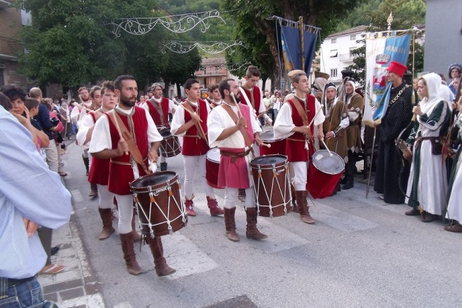Corteo medievale a Fiuminata (5)