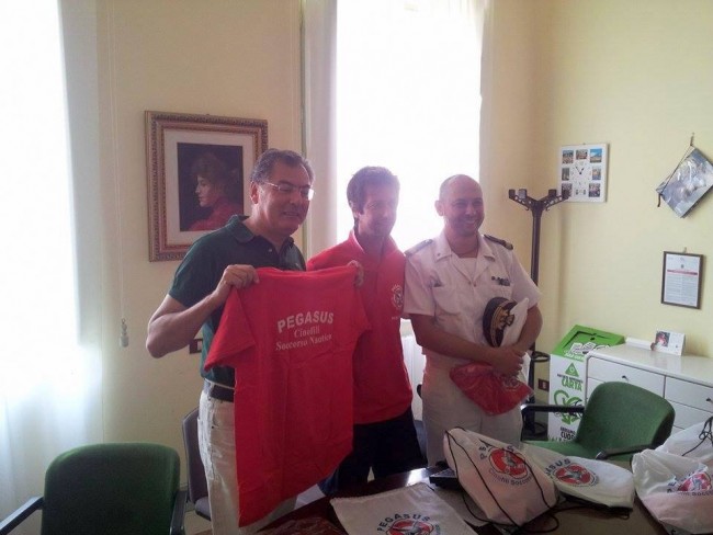 Il commissario Passerotti, il capitano Alessandro Lippo e il presidente di Pegasus Tiziano Collina