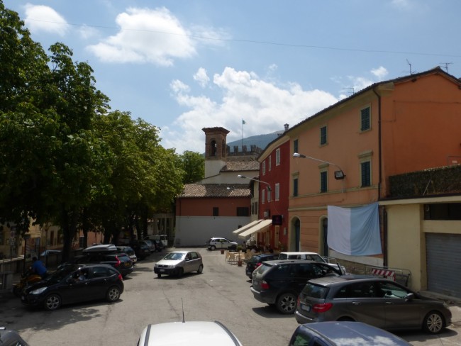 Luna Tozzi Esanatoglia piazza martiri di Bologna