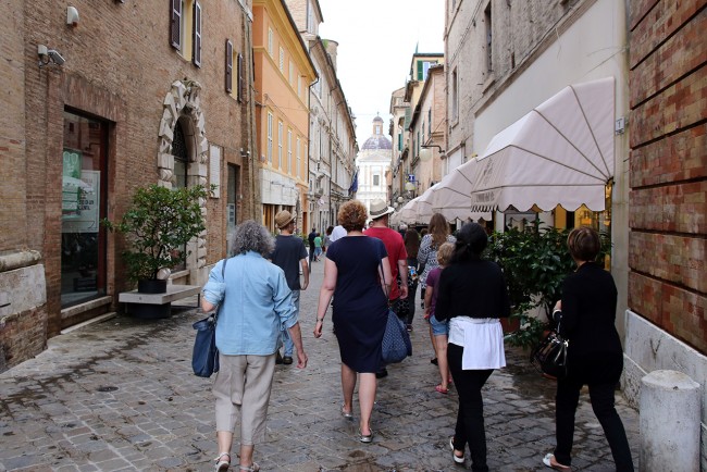 Turisti Macerata trenino_Foto LB (4)