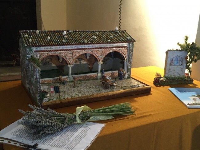 Una delle creazioni in legno di Sandro Mosca, nell'esposizione allestita all'interno del Palazzo Puccetti