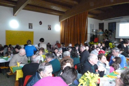 Un momento di una delle cene organizzate dall'Anffas Sibillini