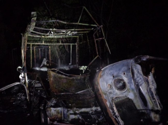 Il camper andato a fuoco la scorsa notte