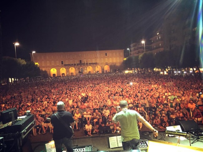 La foto scattata dal palco dai Nomadi