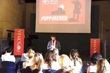 Il sindaco di Tolentino Giuseppe Pezzanesi in conferenza stampa al Castello della Rancia 