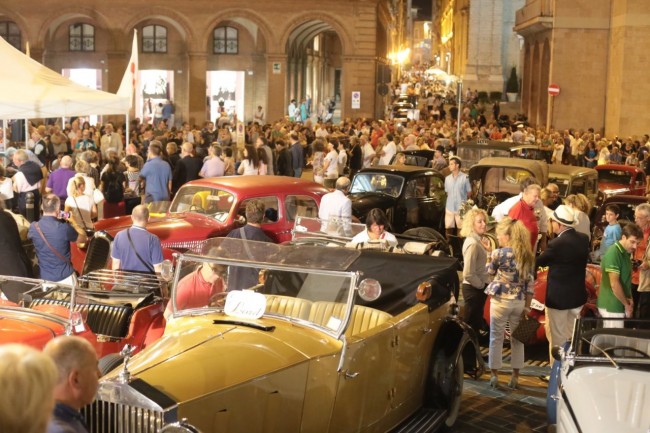PIAZZA VITTORIO VENETO - L'arrivo del Circuito della Vittoria