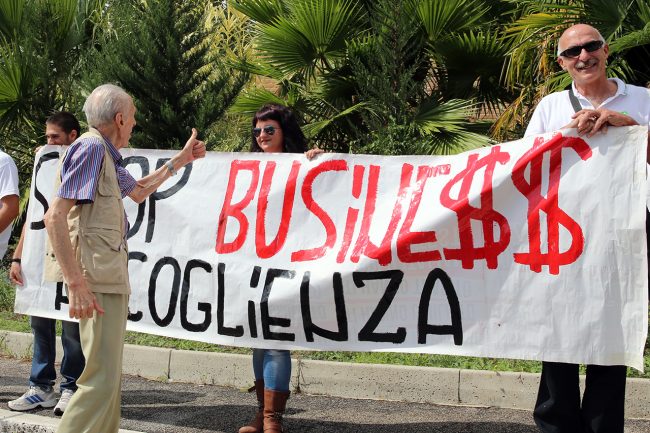 Forza Nuova protesta accoglienza immigrati_Foto LB (6)