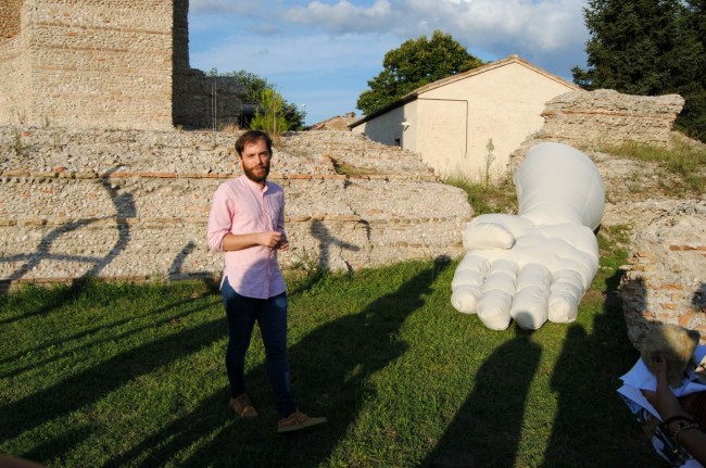 Il curatore della mostra Michele Gentili