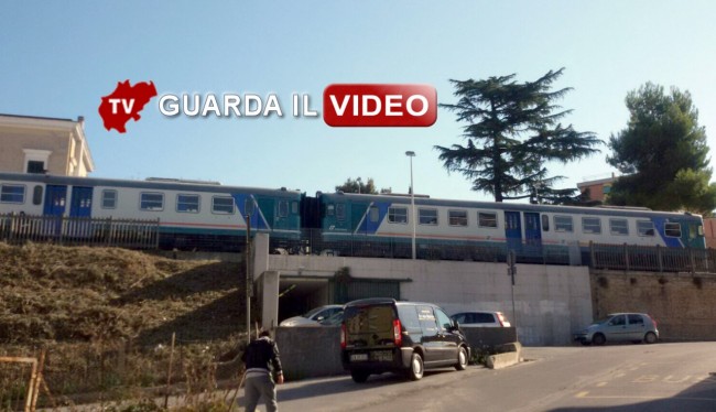 Treno stazione macerata