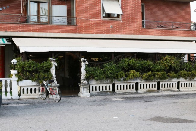 Il bar dove è avvenuta la lite