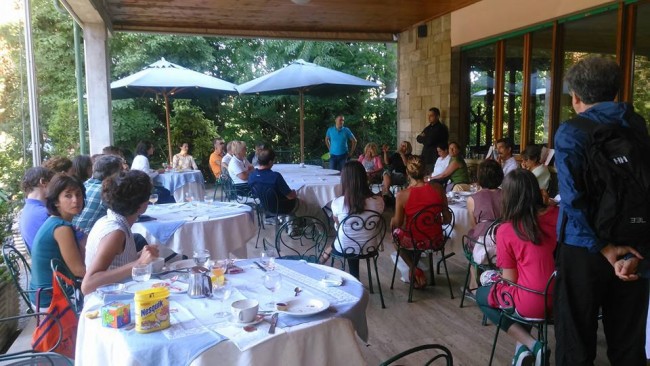 Andrea Ferroni durante una colazione filosofica a Filofest