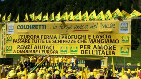 Agricoltori manifestano al Brennero