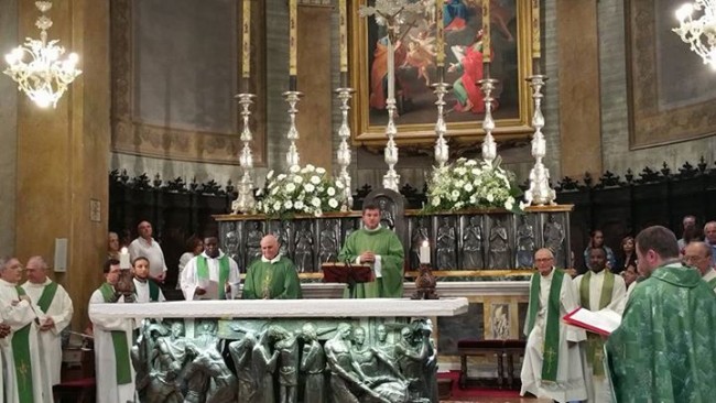 Un momento della cerimonia di domenica