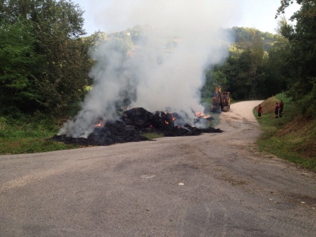 incendio rotoballe sarnano 2