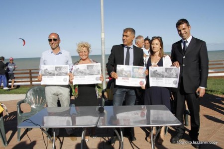 Nella foto da sinistra Paolo Cantucci assessore all'ambiente di San Benedetto del Tronto, Cristiana Cecchetti assessore all'ambiente di Civitanova, Alfonso Pecoraro Scanio, Elena Leonardi vice presidente del consiglio regionale e il sindaco di Potenza Picena Francesco Acquaroli.