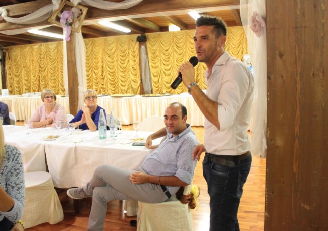 presentazione squadra calcio a 6 futsal passo treia a villa berta foto ap 25
