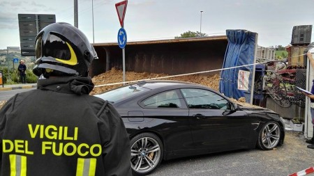 tir ribaltato cimitero 2 Lucrezia Benfatto