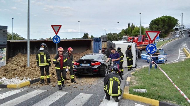 tir ribaltato cimitero 6 Lucrezia Benfatto
