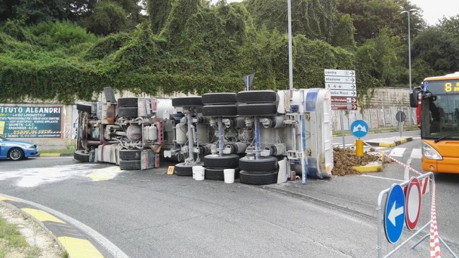 tir ribaltato cimitero 9 Lucrezia Benfatto
