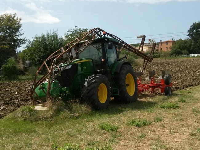 trattore enel urbisaglia