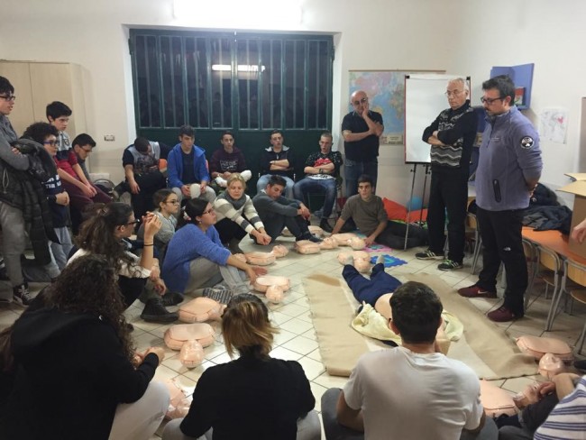 La lezione di bls in Croce verde a Macerata