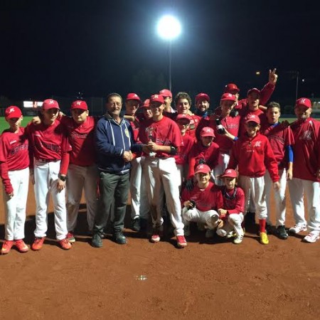 Gli Allievi della Hotsand festeggiano la conquista della Coppa Marche