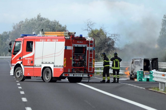 Incendio furgone autostrada